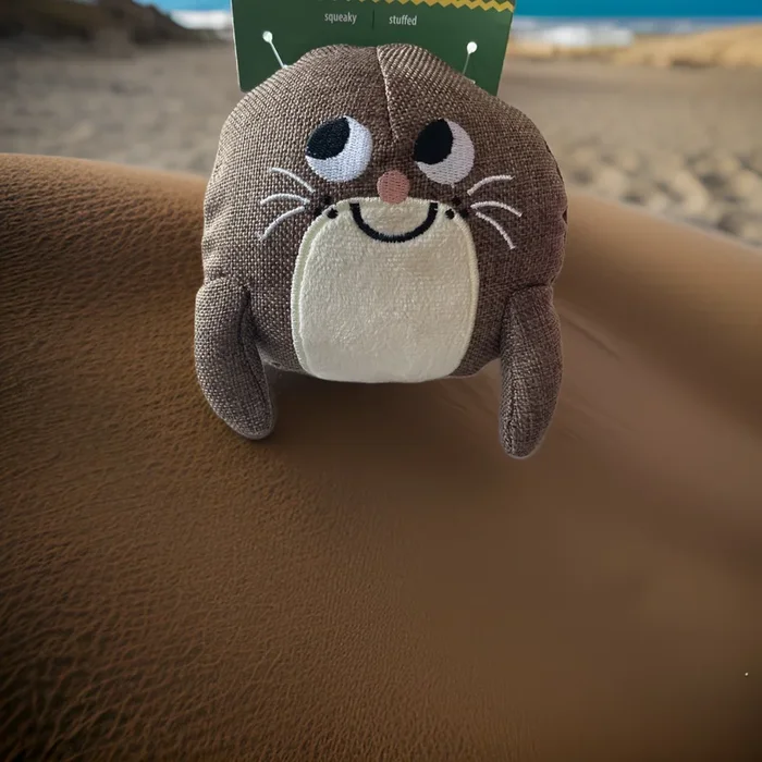 bubble buds squeaky and stuffed otter