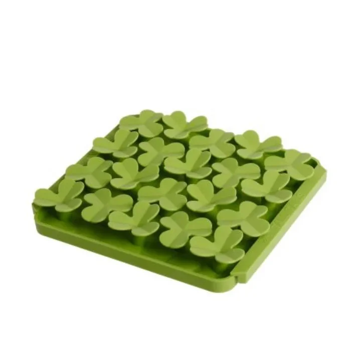 Clover Foraging Silicone Dog Mat