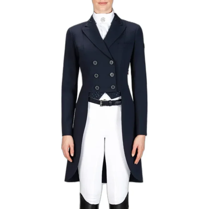Frac competition riding woman Equiline Mackenzie