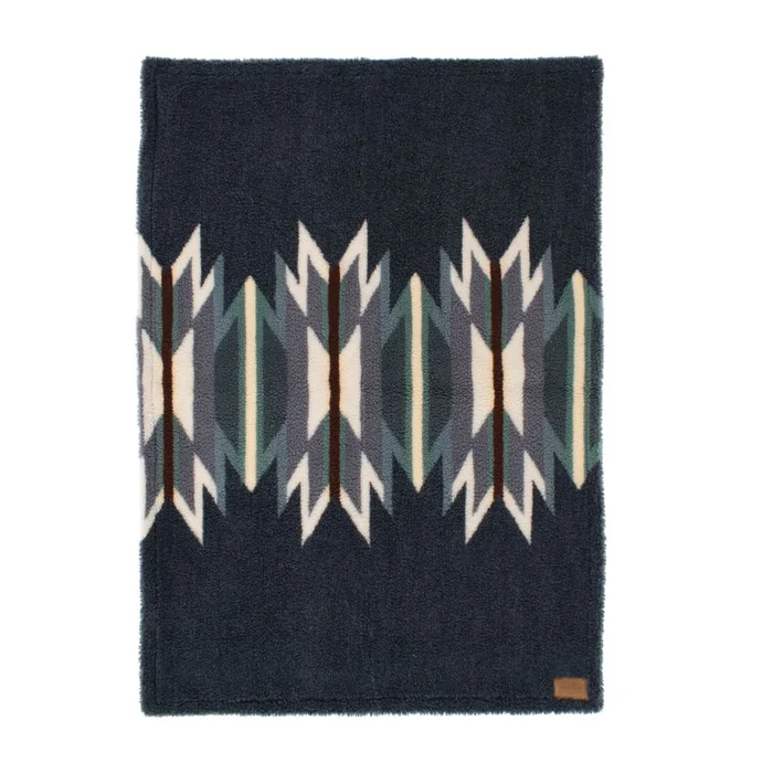 Pendleton Pet Berber Dog Throw – Wyeth Trail Oxford