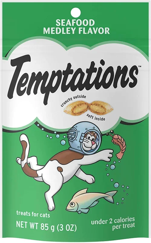 TEMPTATIONS Classic Crunchy and Soft Cat Treats, 3 oz
