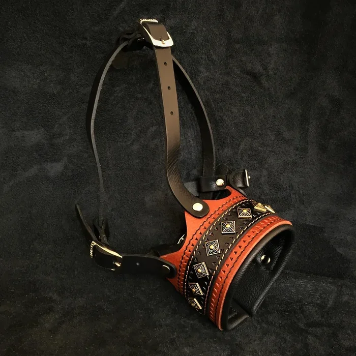 The “Balteus” leather muzzle BROWN